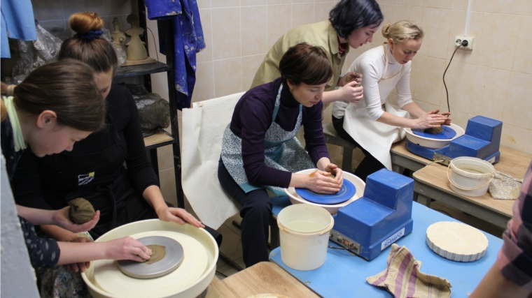 Участники проекта «ВеликоЛепное дело» продолжили учёбу по гончарному искусству