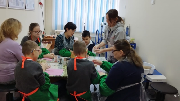 Эксперты побывали в студиях семейного творчества чебоксарских школ